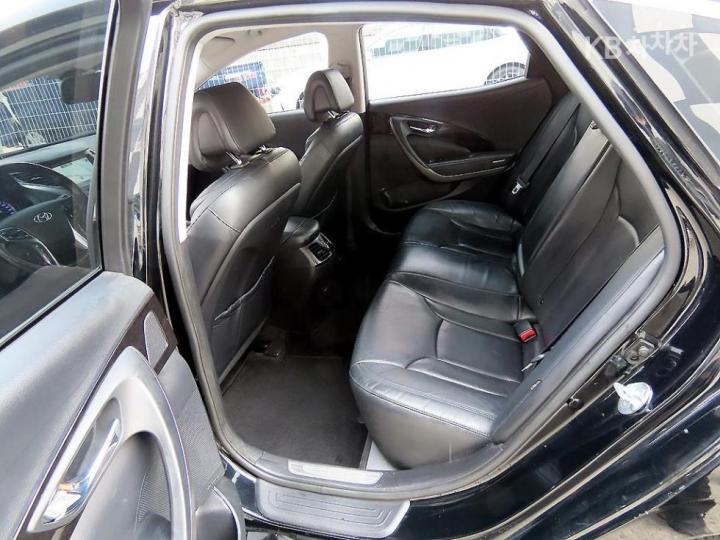 Hyundai Grandeur Hybrid Premium 7