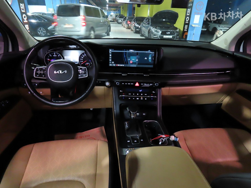 2022 - kia carnival