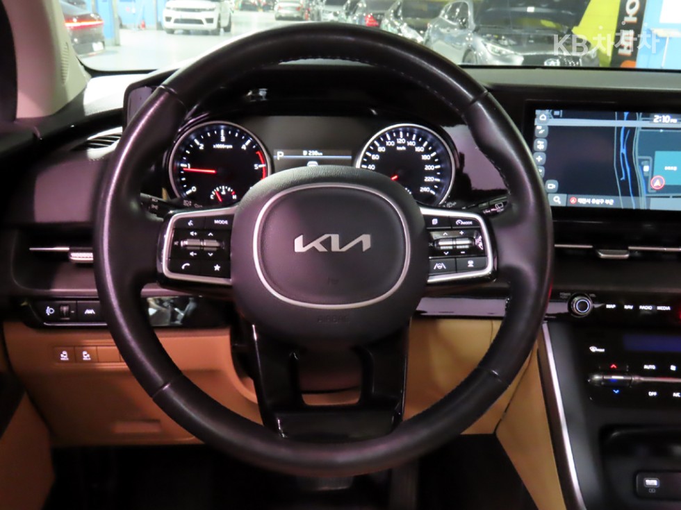 2022 - kia carnival