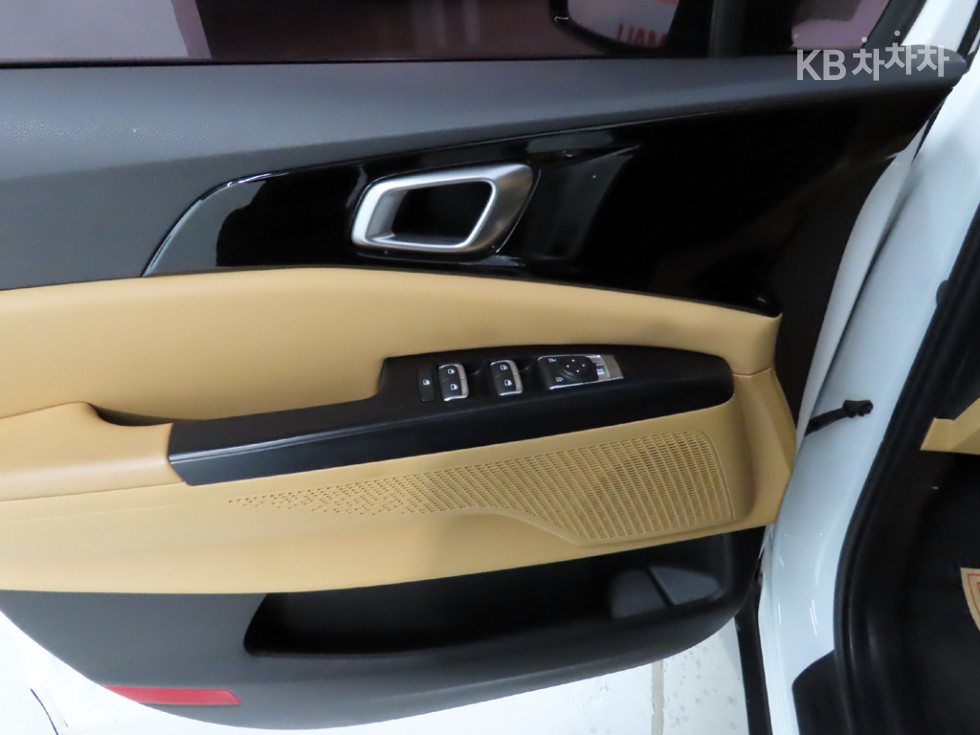2022 - kia carnival