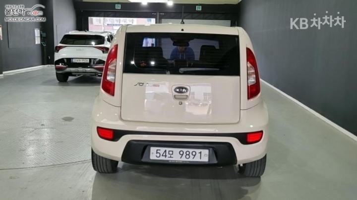 Kia Soul 1.6 GDI Luxury Base Type 5