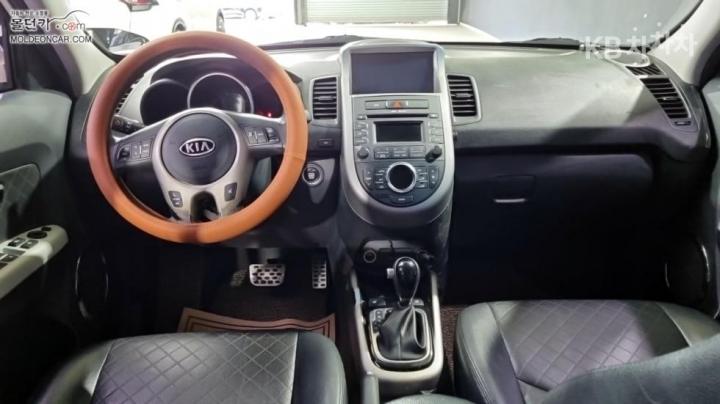 Kia Soul 1.6 GDI Luxury Base Type 8