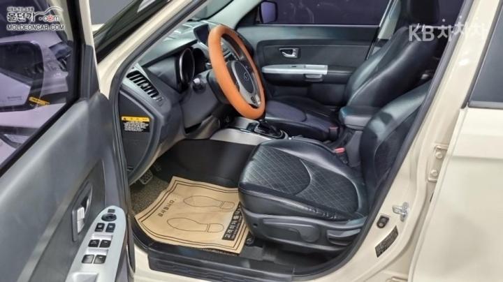 Kia Soul 1.6 GDI Luxury Base Type 10