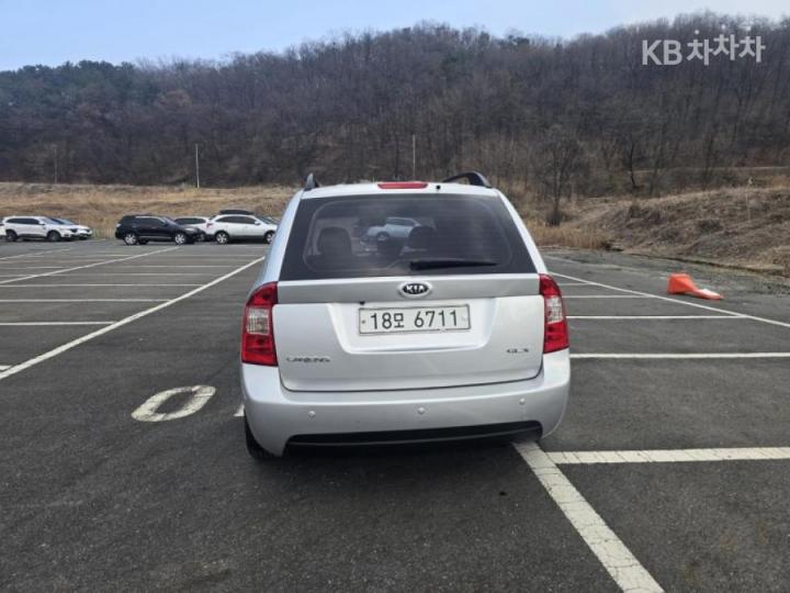 Kia Carens New 2.0 LPI GX Top Model 5