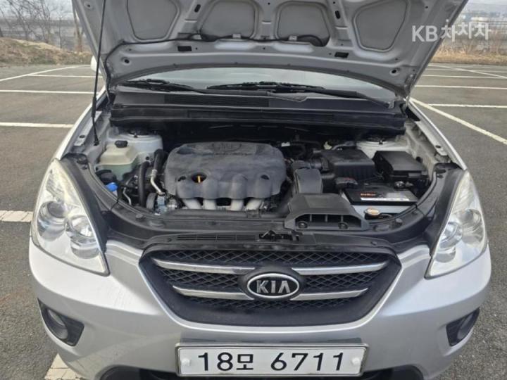 Kia Carens New 2.0 LPI GX Top Model 8