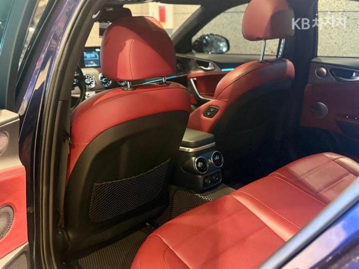 Kia Stinger 3.3 Turbo 4WD GT 7