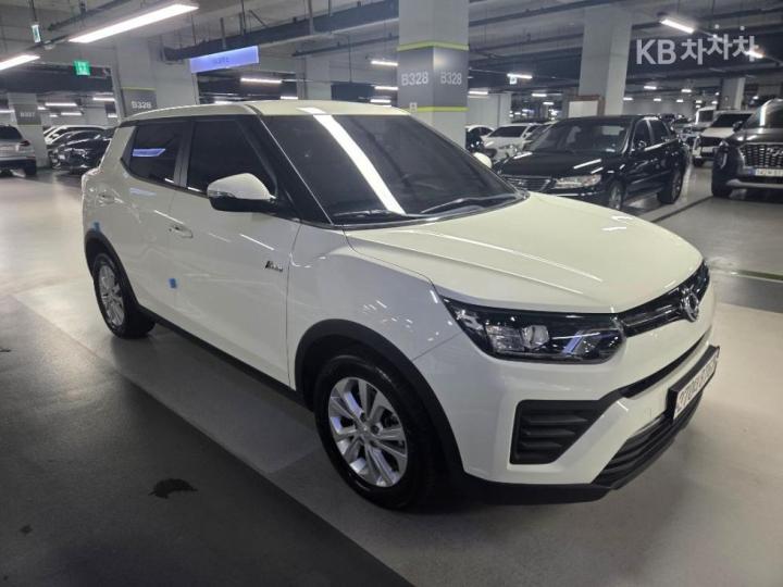 KG Mobility (Ssangyong) Tivoli Gasoline V1 2WD Base Type 7