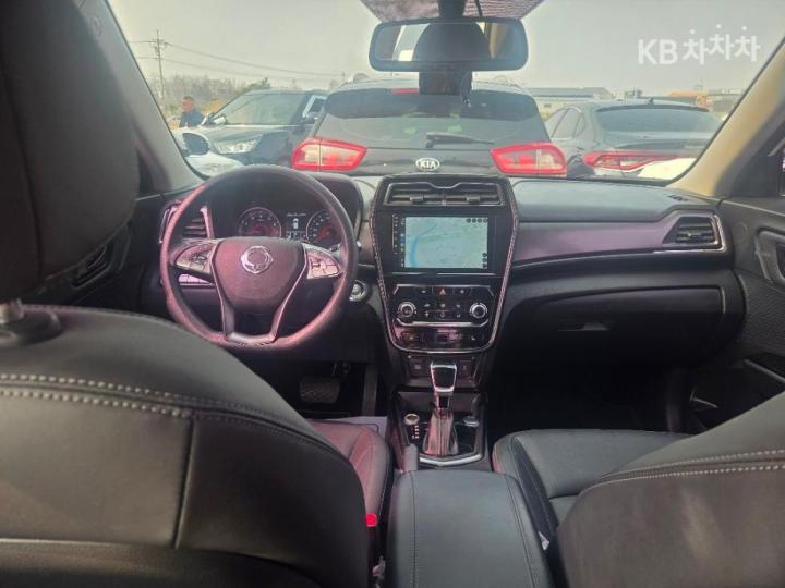 KG Mobility (Ssangyong) Tivoli Gasoline V1 2WD Base Type 8