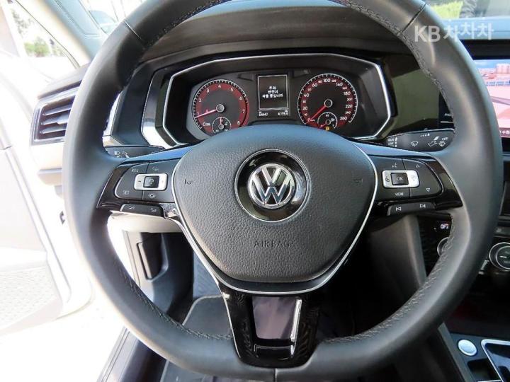 Volkswagen Jetta The 1.4 TSI Prestige 9