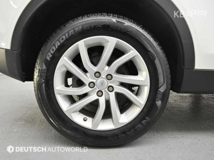 Land Rover Discovery Sport 2.0 TD4 SE 6