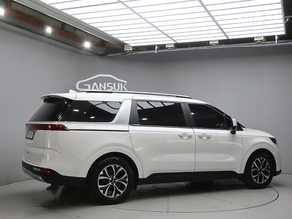 2022 - kia carnival