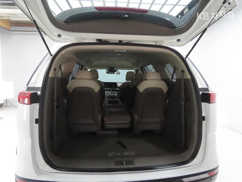 2022 - kia carnival