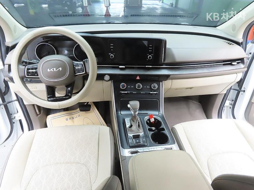2022 - kia carnival
