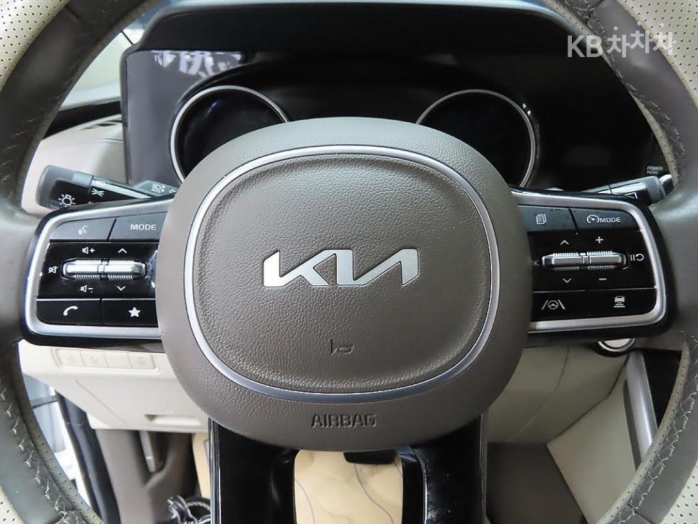 2022 - kia carnival