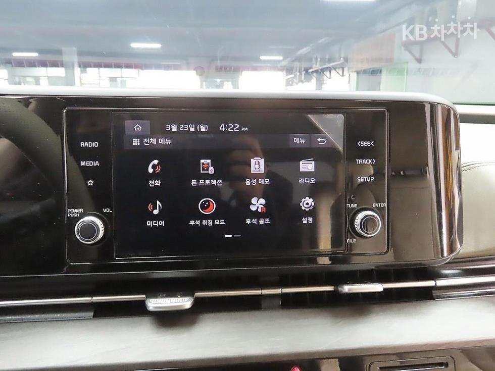 2022 - kia carnival