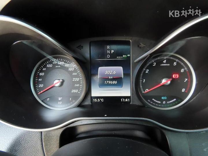 Mercedes-Benz GLC-Class X253 350e 4Matic Premium 10