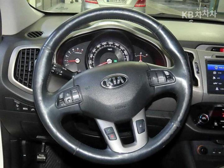 Kia Sportage R Diesel 2WD Trendy 9
