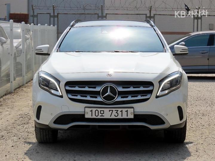 Mercedes-Benz GLA-Class X156 GLA220 Base Type