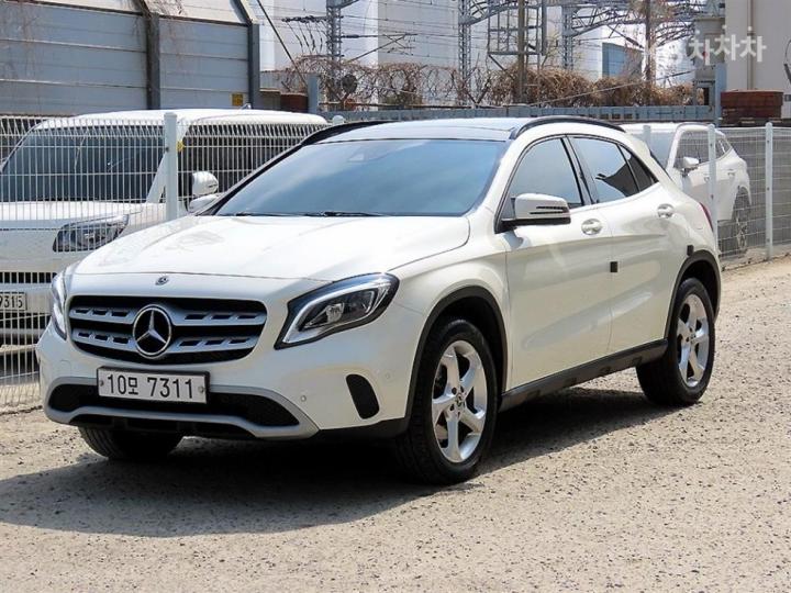 Mercedes-Benz GLA-Class X156 GLA220 Base Type 3