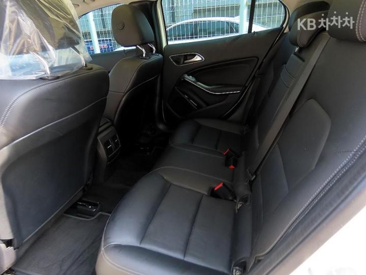 Mercedes-Benz GLA-Class X156 GLA220 Base Type 7