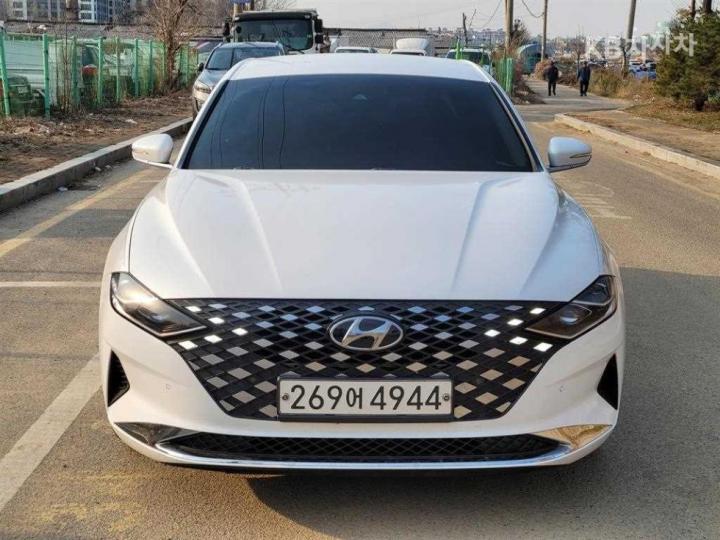 Hyundai Grandeur LPi 3.0 Modern 2