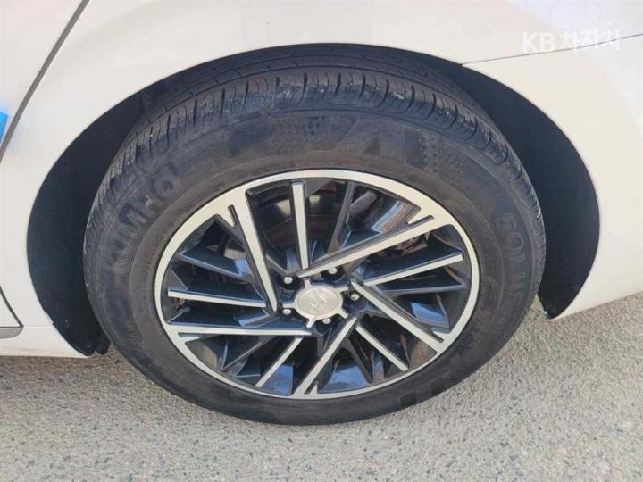 Hyundai Grandeur LPi 3.0 Modern 7