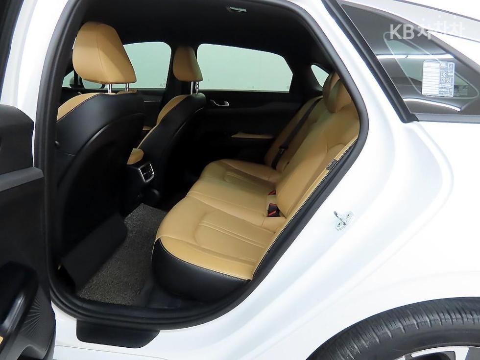 2021 - kia k5