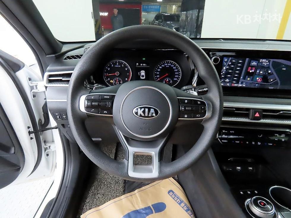 2021 - kia k5