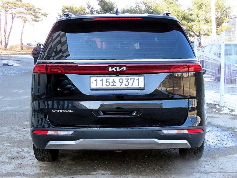 2023 - kia carnival
