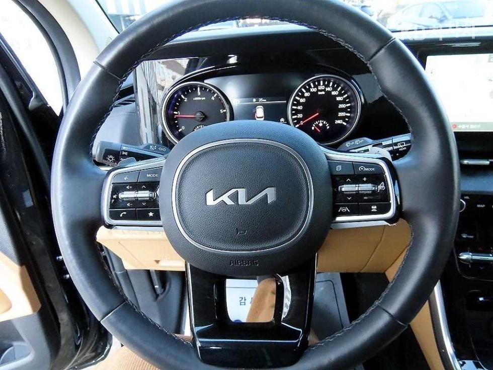 2023 - kia carnival