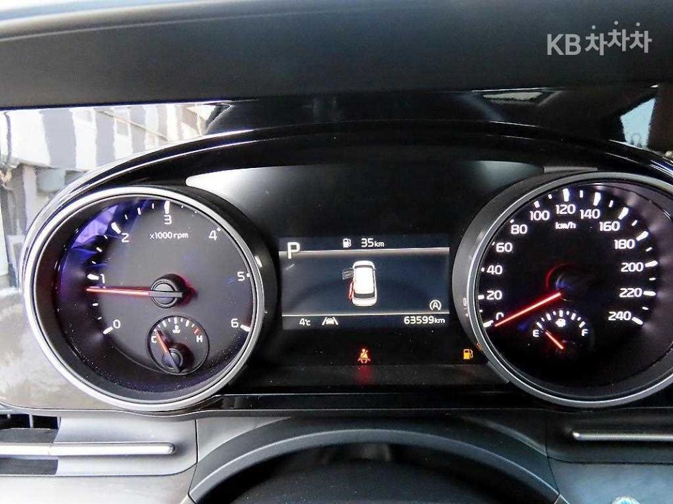 2023 - kia carnival