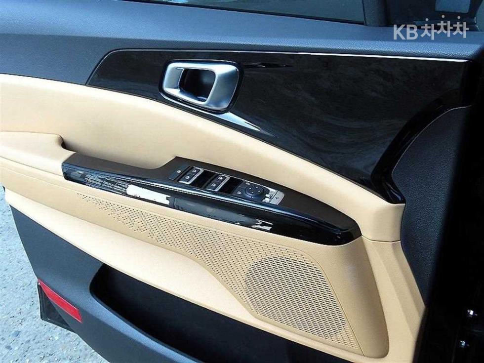 2023 - kia carnival