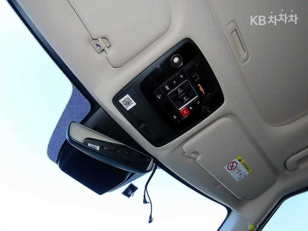2023 - kia carnival