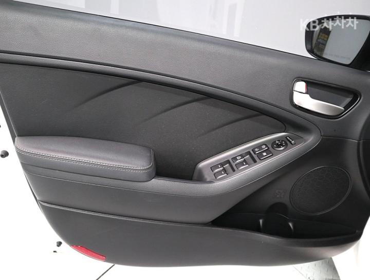 Kia K3 1.6 Gasoline Trendy Style 9