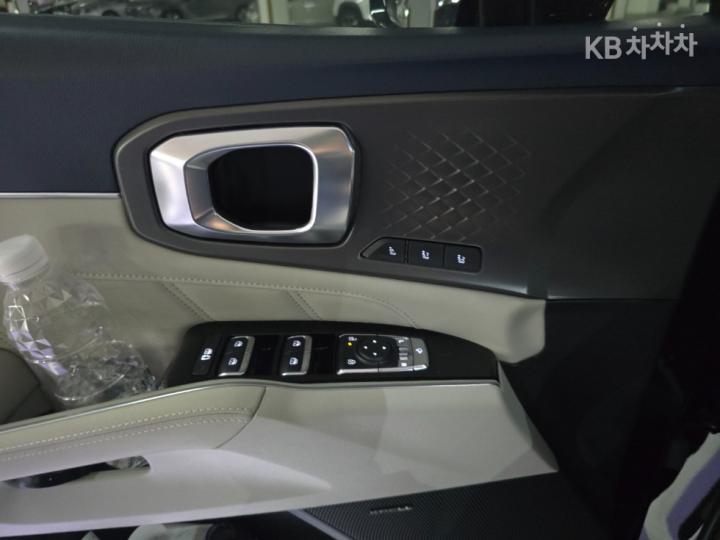 Kia Sorento Hybrid MQ4 1.6T HEV 2WD Signature Gravity 8