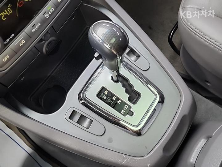 KG Mobility (Ssangyong) Korando Turismo 4WD GT 9