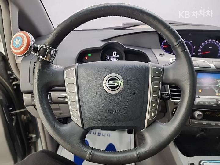 KG Mobility (Ssangyong) Korando Turismo 4WD GT 10