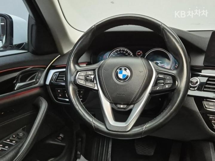 BMW 5 Series G30 520i Luxury 7