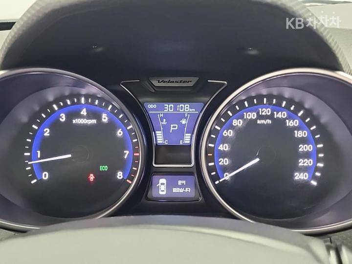 Hyundai Veloster Extreme 7