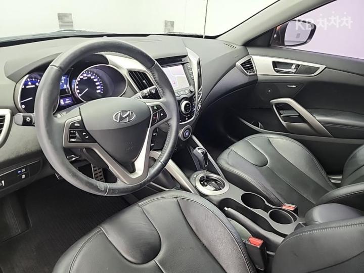 Hyundai Veloster Extreme 8