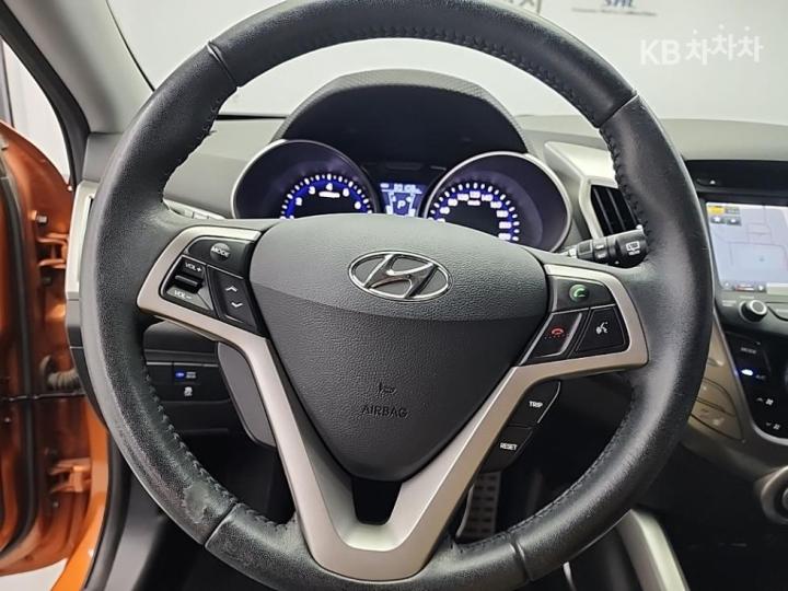 Hyundai Veloster Extreme 10