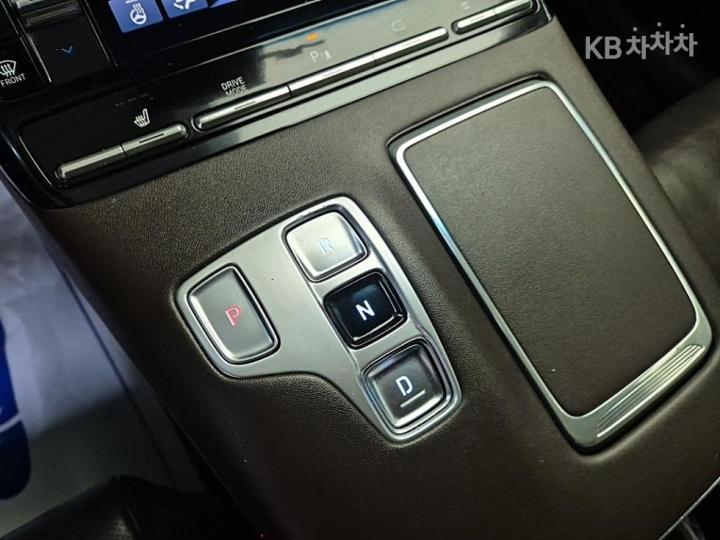 Hyundai Grandeur Hybrid 2.4 Premium 9