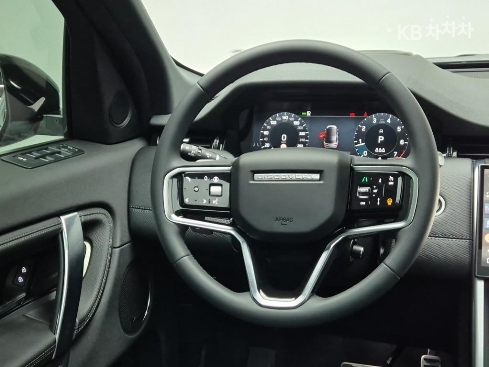 2025 - land rover discovery