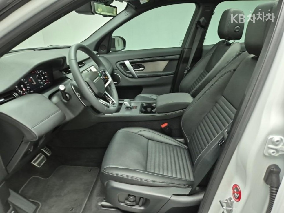 2025 - land rover discovery