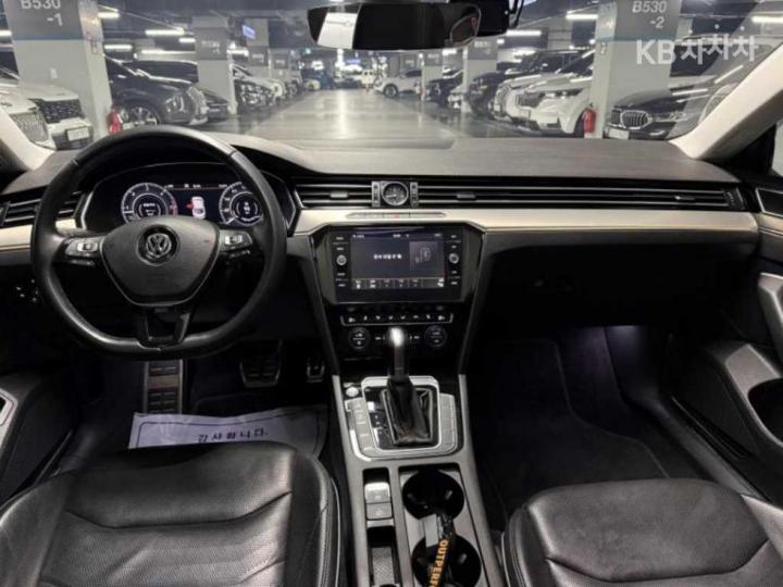 Volkswagen Arteon 2.0 TDI Elegance Prestige 7