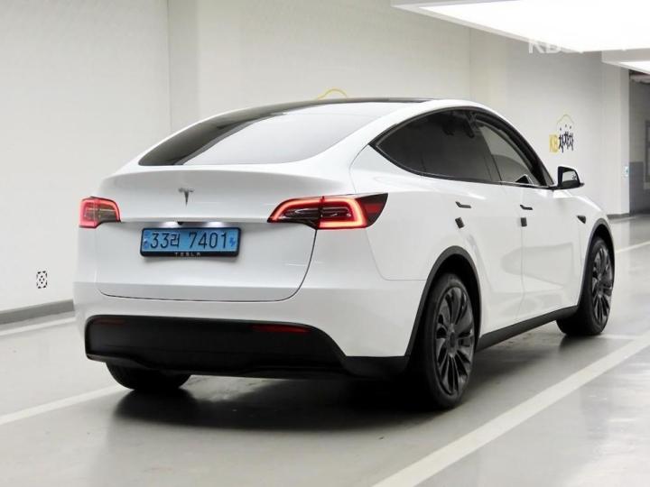 Tesla Model Y RWD Base Type 5