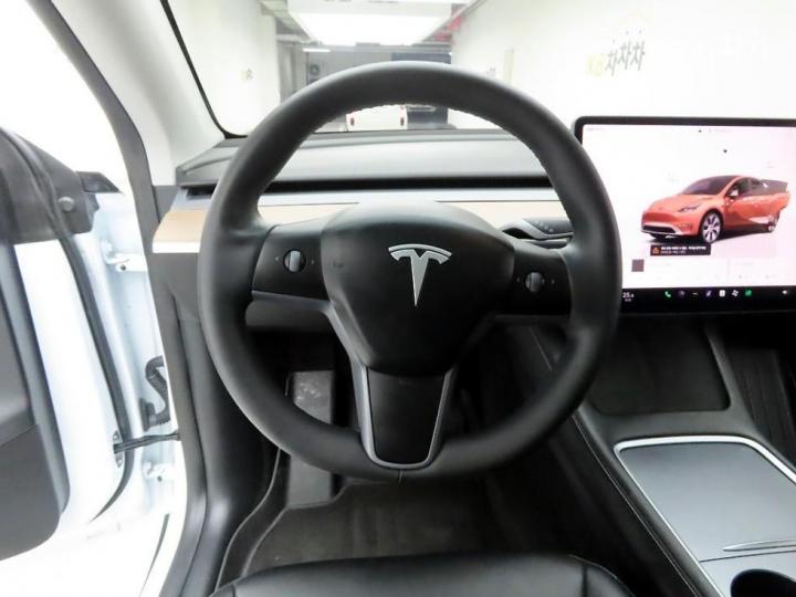 Tesla Model Y RWD Base Type 7