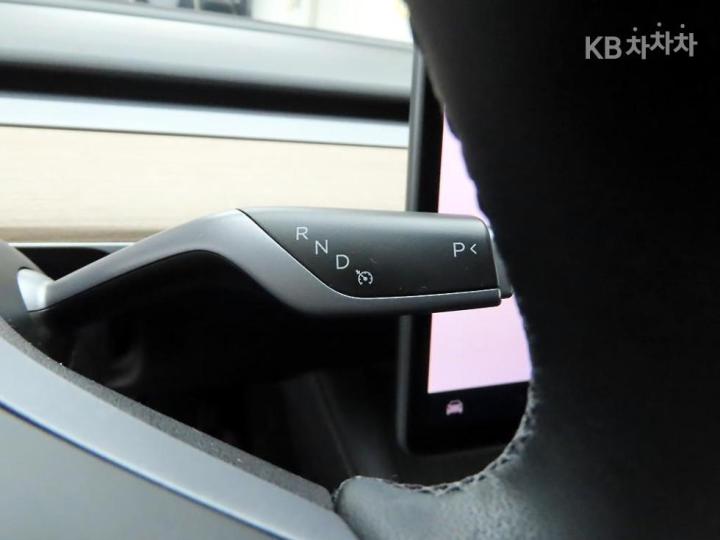 Tesla Model Y RWD Base Type 9