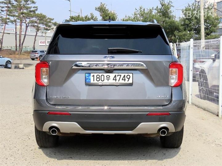 Ford Explorer Gasoline Turbo 2.3 AWD Limited 5