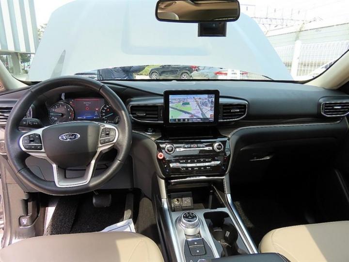 Ford Explorer Gasoline Turbo 2.3 AWD Limited 8